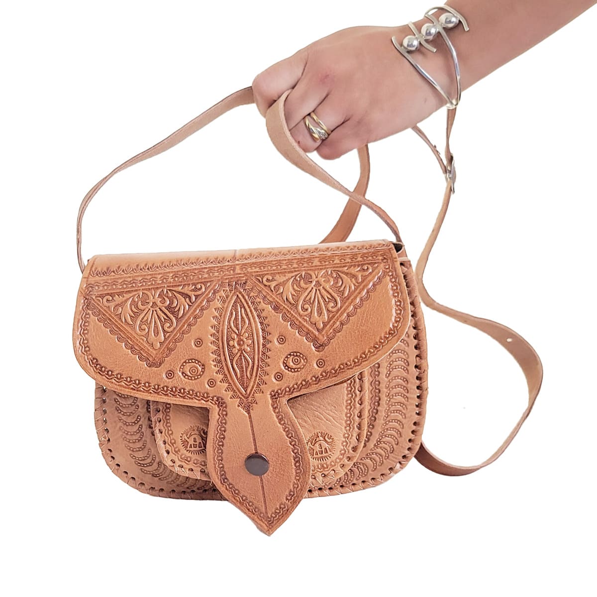 Bolso Cruzado de cuero camel con broche en punta - bolso étnico