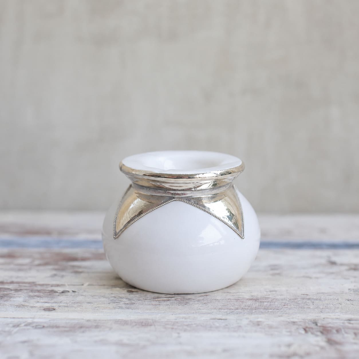 Cenicero blanco de ceramica marroquí