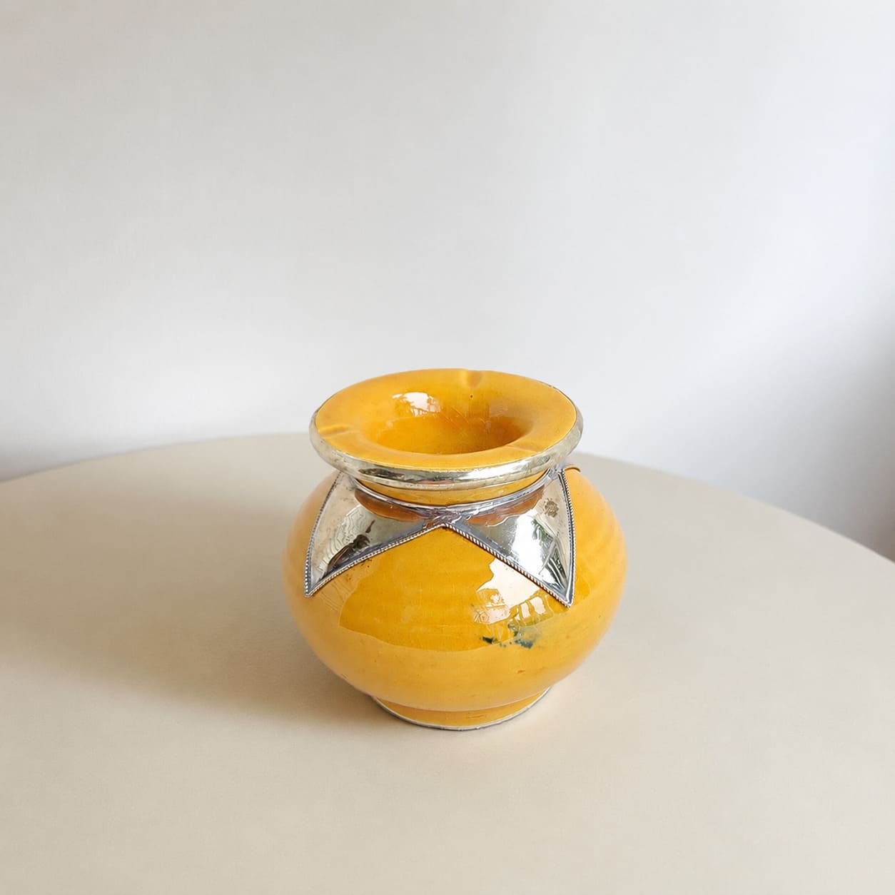 Cenicero amarillo de ceramica marroquí