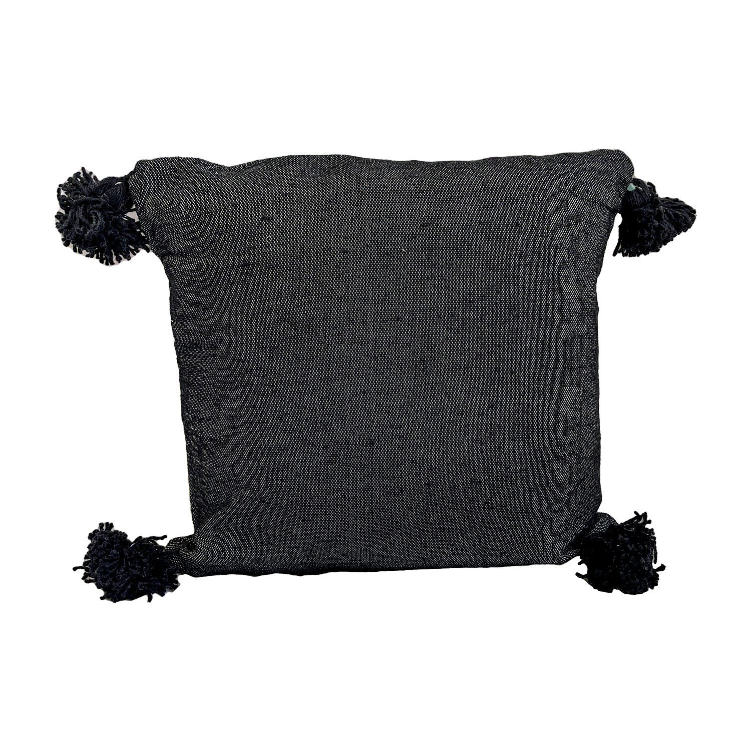 cojin-de-algodon-negro-con-pompones-negros-1