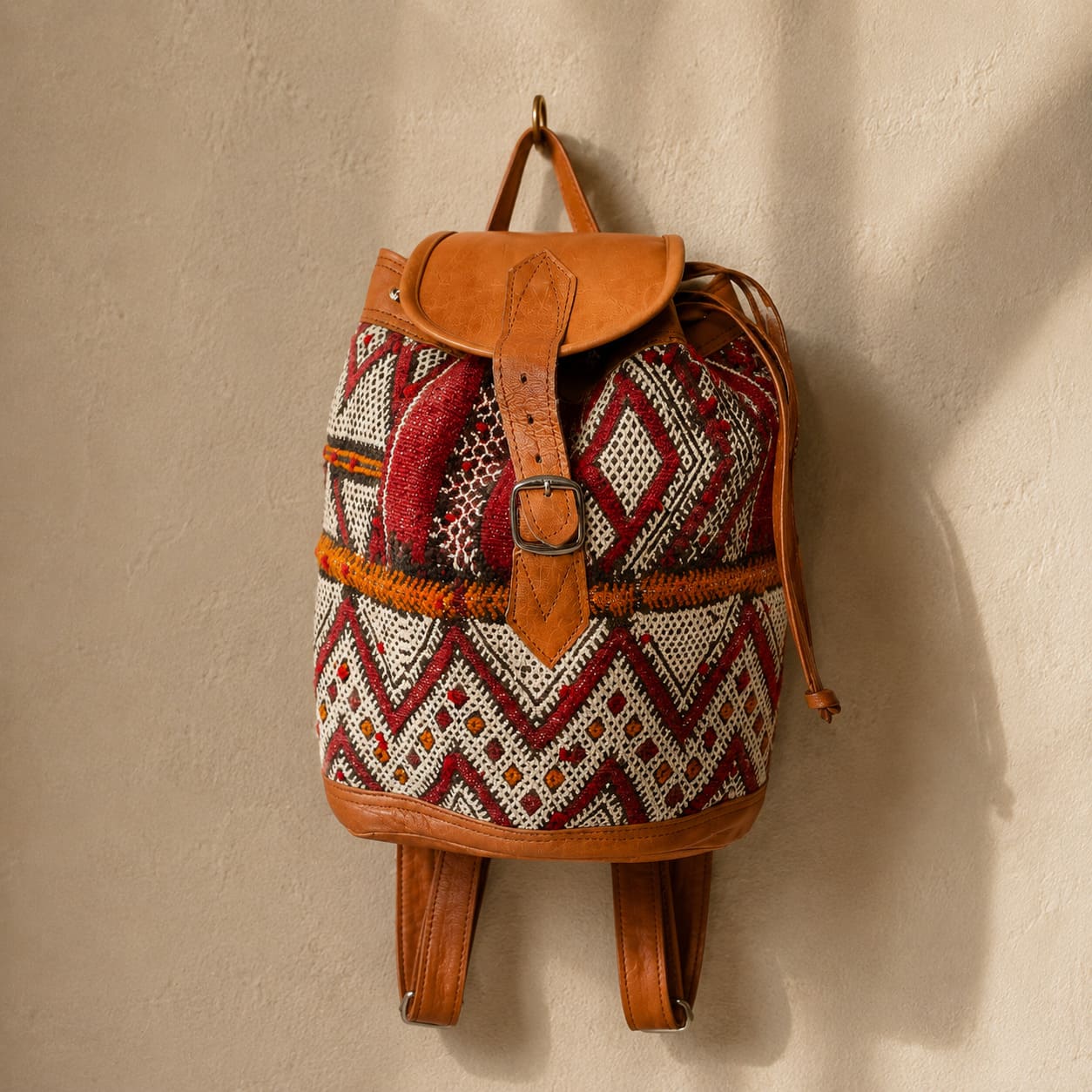 mochila kilim con cuero zerhoun 3