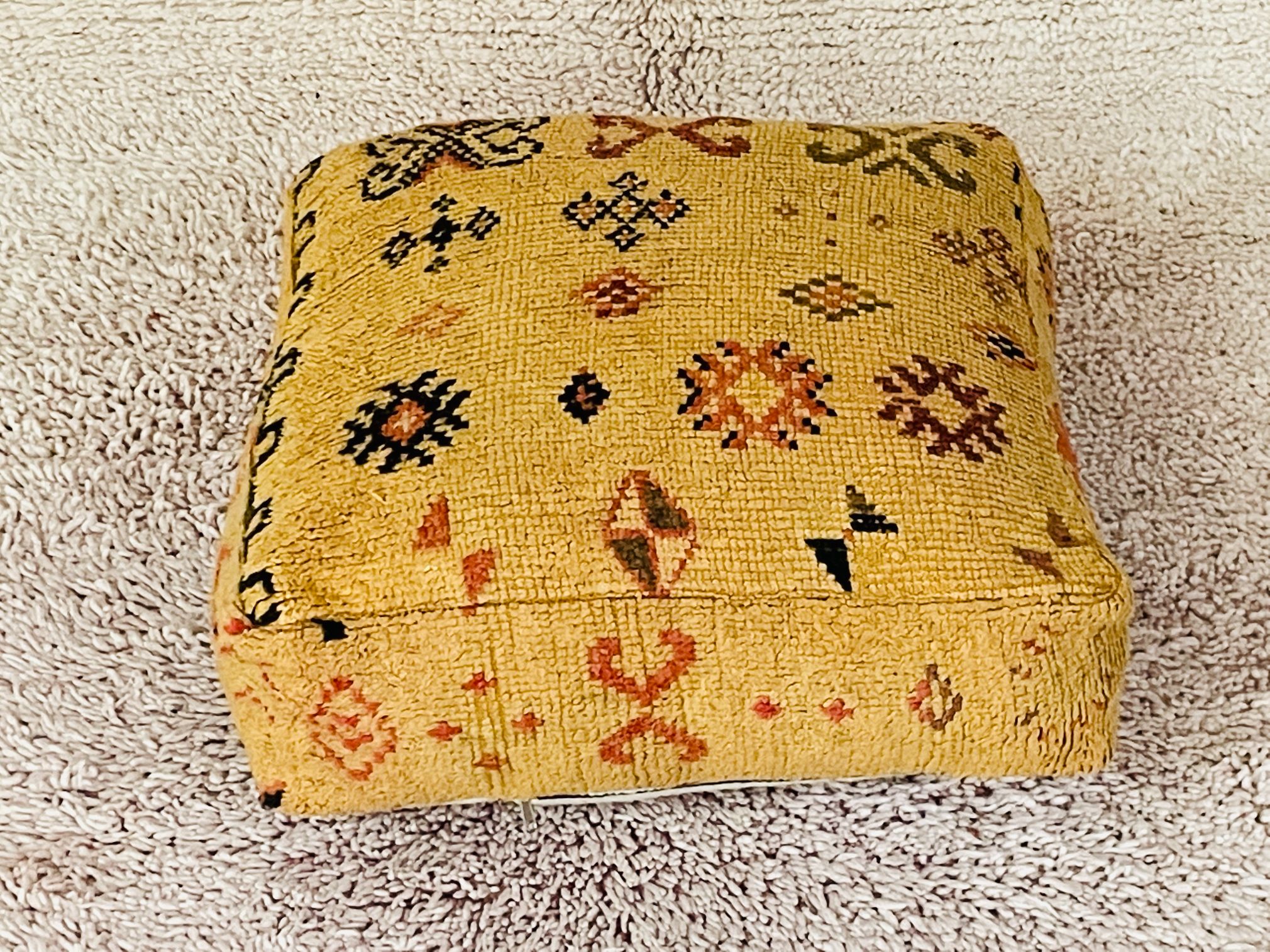 pouf-de-lana-ya26-10