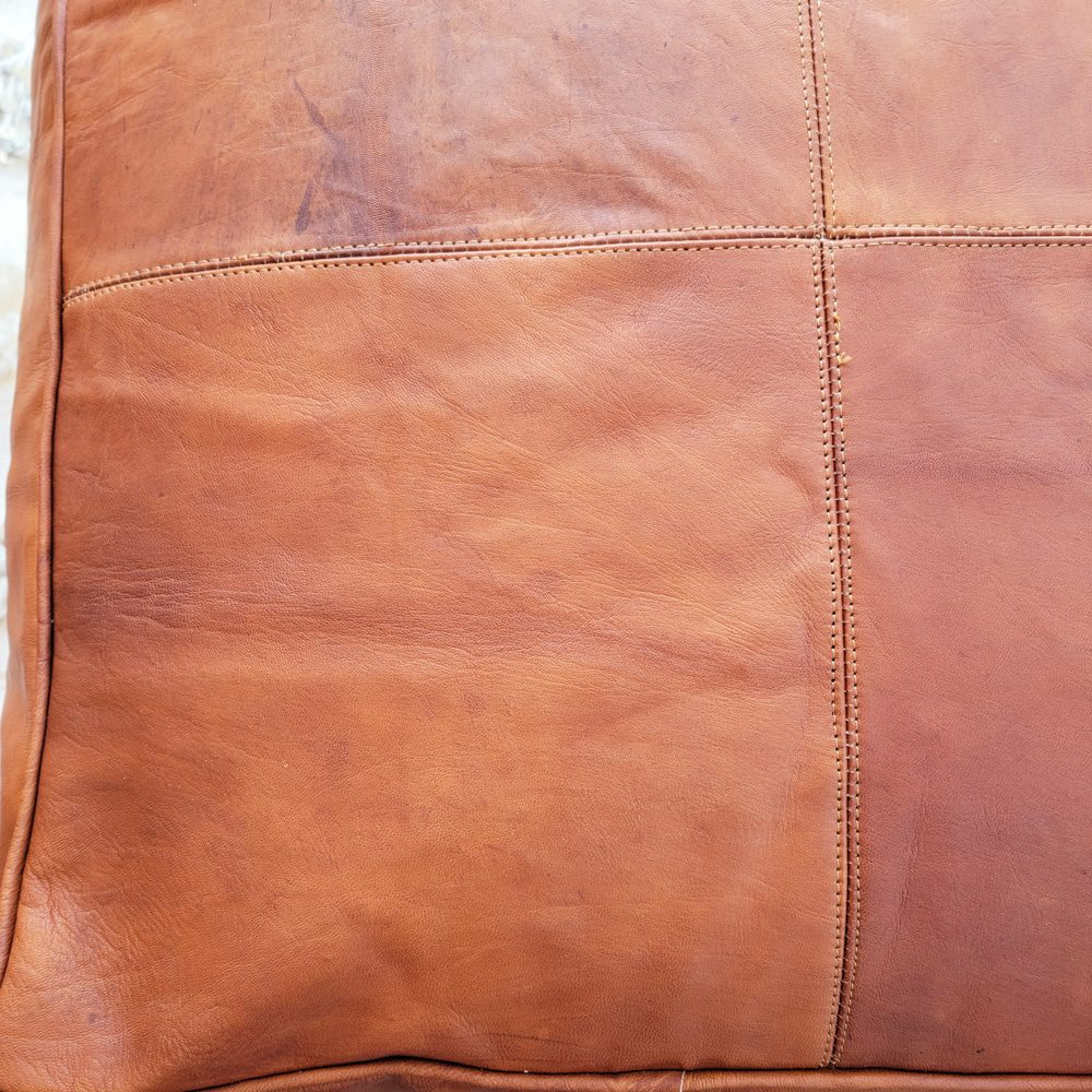 Puff cuadrado Grande camel oscuro con cruces