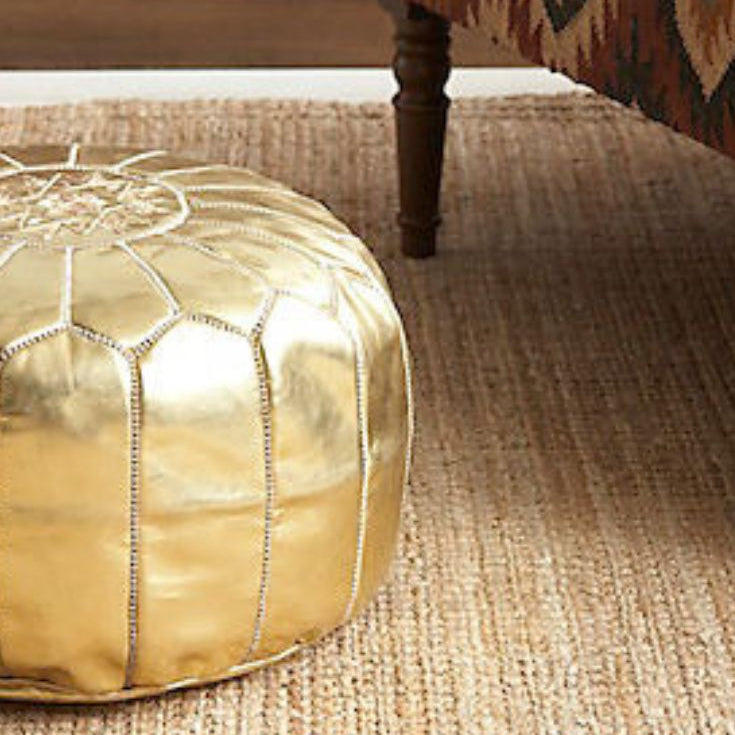 Puff Vegano Color Dorado