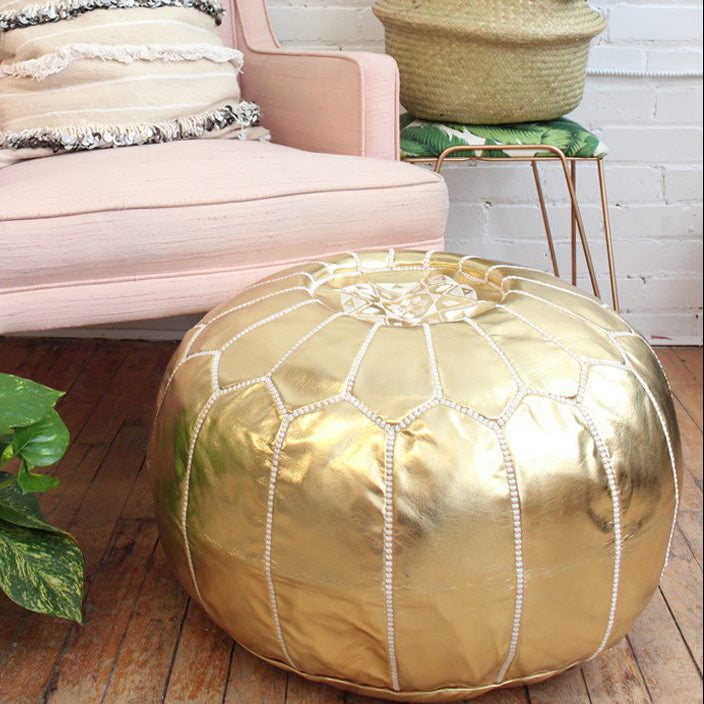 Puff Vegano Color Dorado