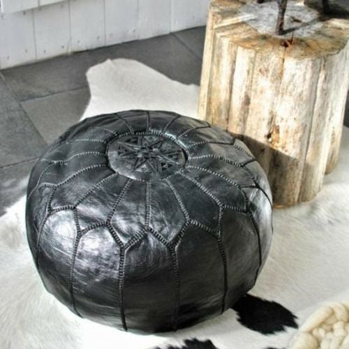 Puff de Cuero Negro con Brodados