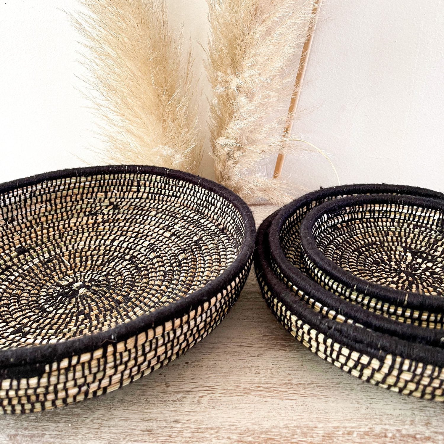 set-de-4-platos-de-fibra-natural-y-hilo-6