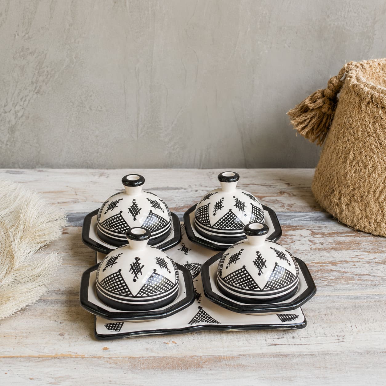 Set de 4 pocillos Blanco y Negro Marroquíes Pintados a mano